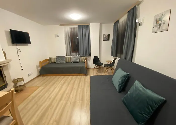 Castle פמפורובו